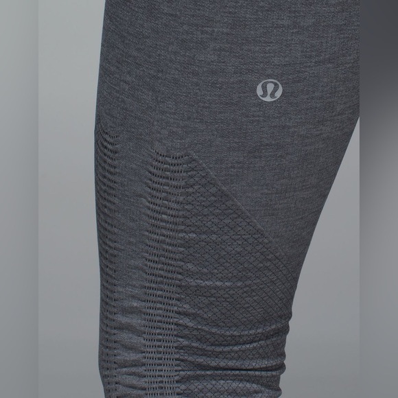 Lululemon Athletica Gray In the Flow Crop II Seamless Athletic Leggings size 4 - Picture 9 of 14